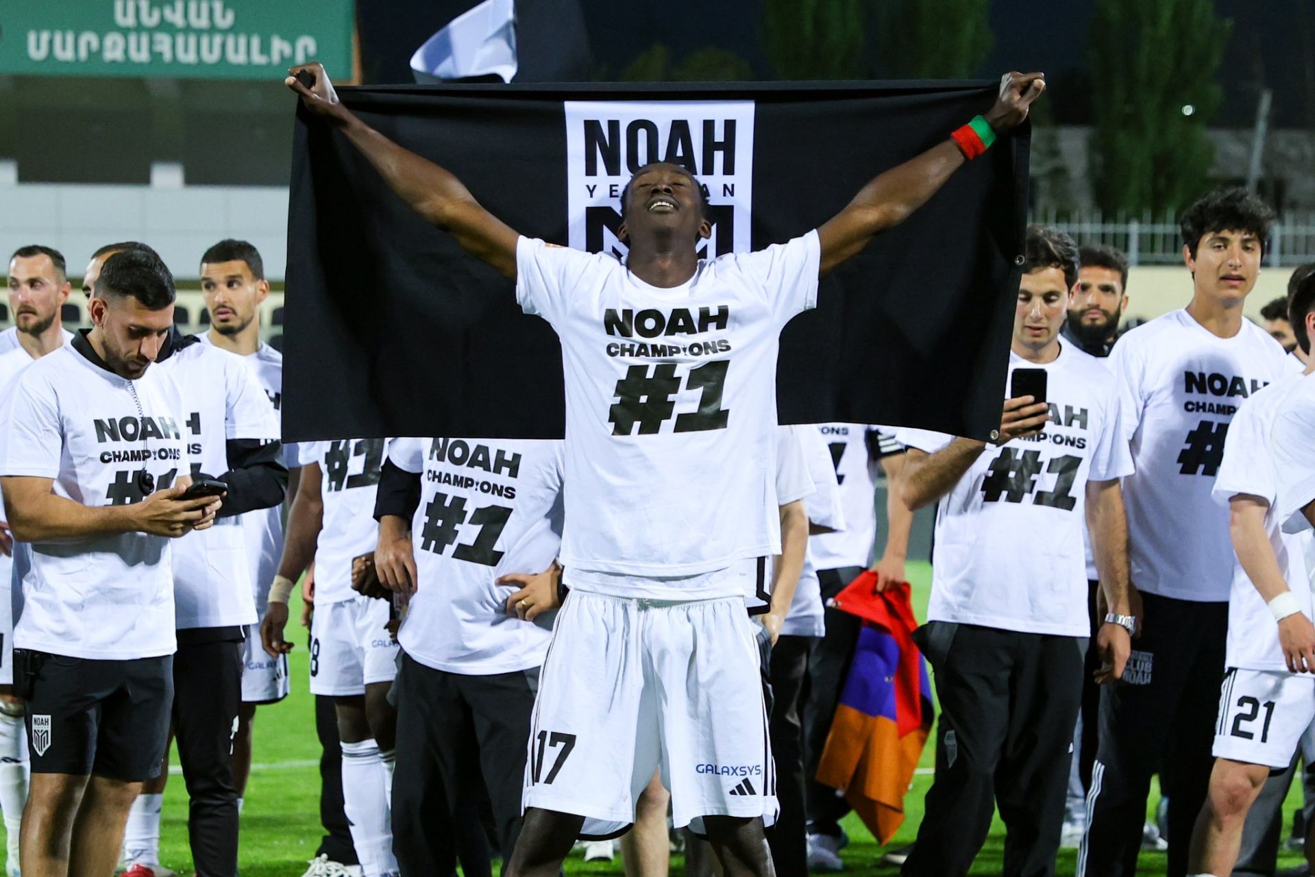 Noah extends contract with Gustavo Sangaré