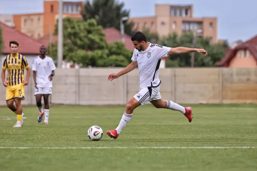 Imrane Oulad Omar has signed a new contract with Noah