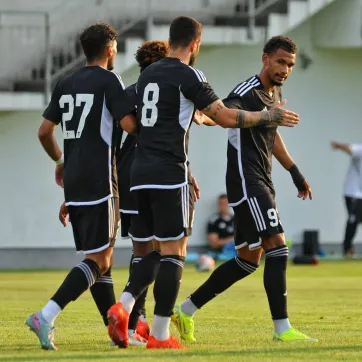 Noah 2-1 Zeleznecar